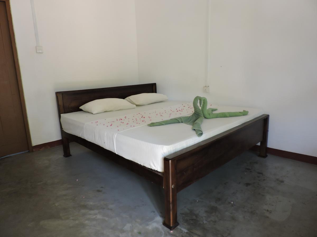 Reggae Zone Beach Resort Tangalle Room photo